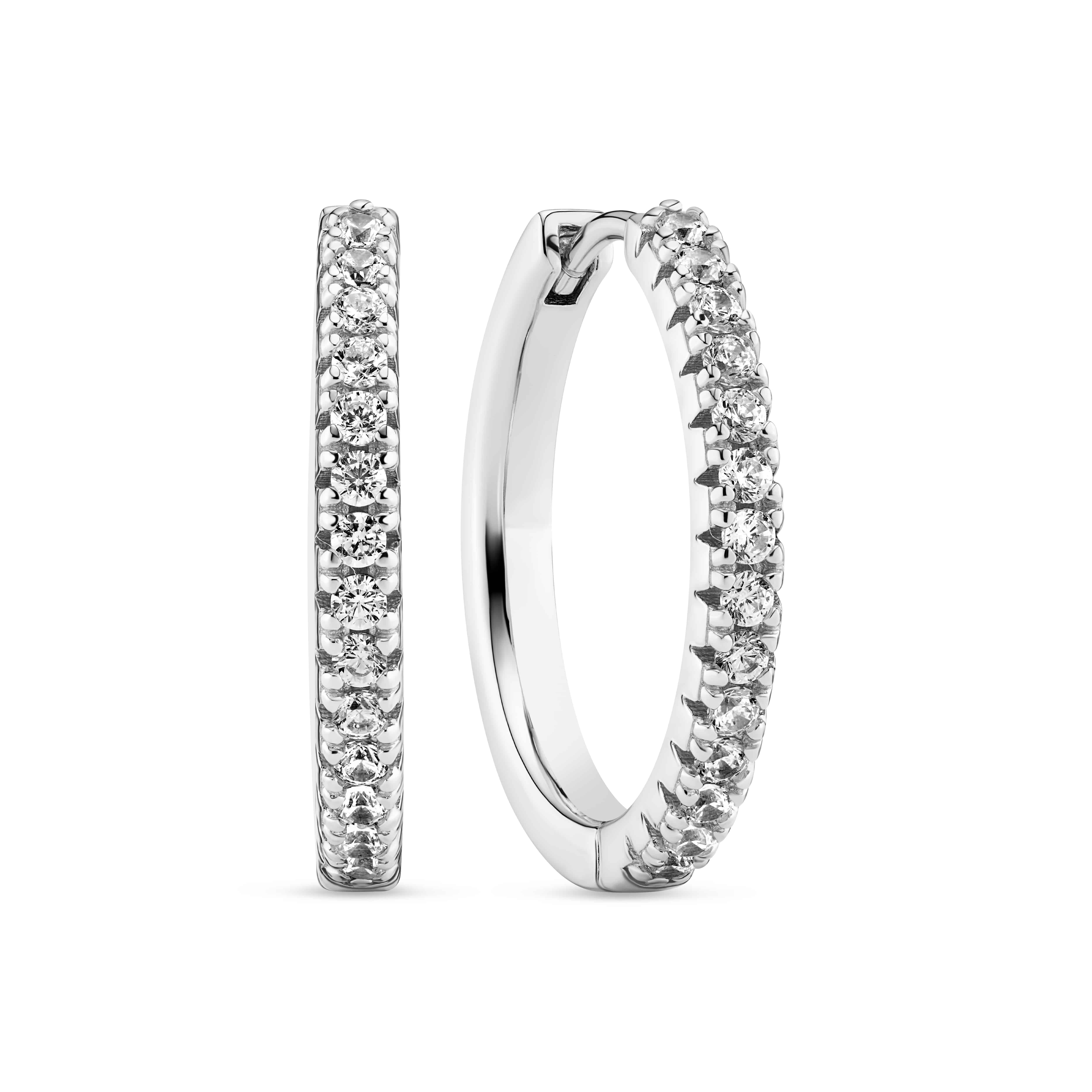 Sif Jakobs Ellera Grande Øreringe Sølv 20mm SJ-E2869-CZ- hoops med click-lukning – nemme at tage af og på og perfekte til hverdagsbrug.