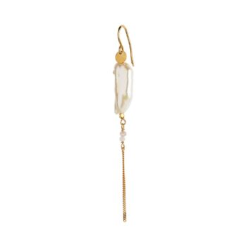 Stine A Long Baroque Pearl With Chain White Sorbet Ørering Single Forgyldt 1268-02-S