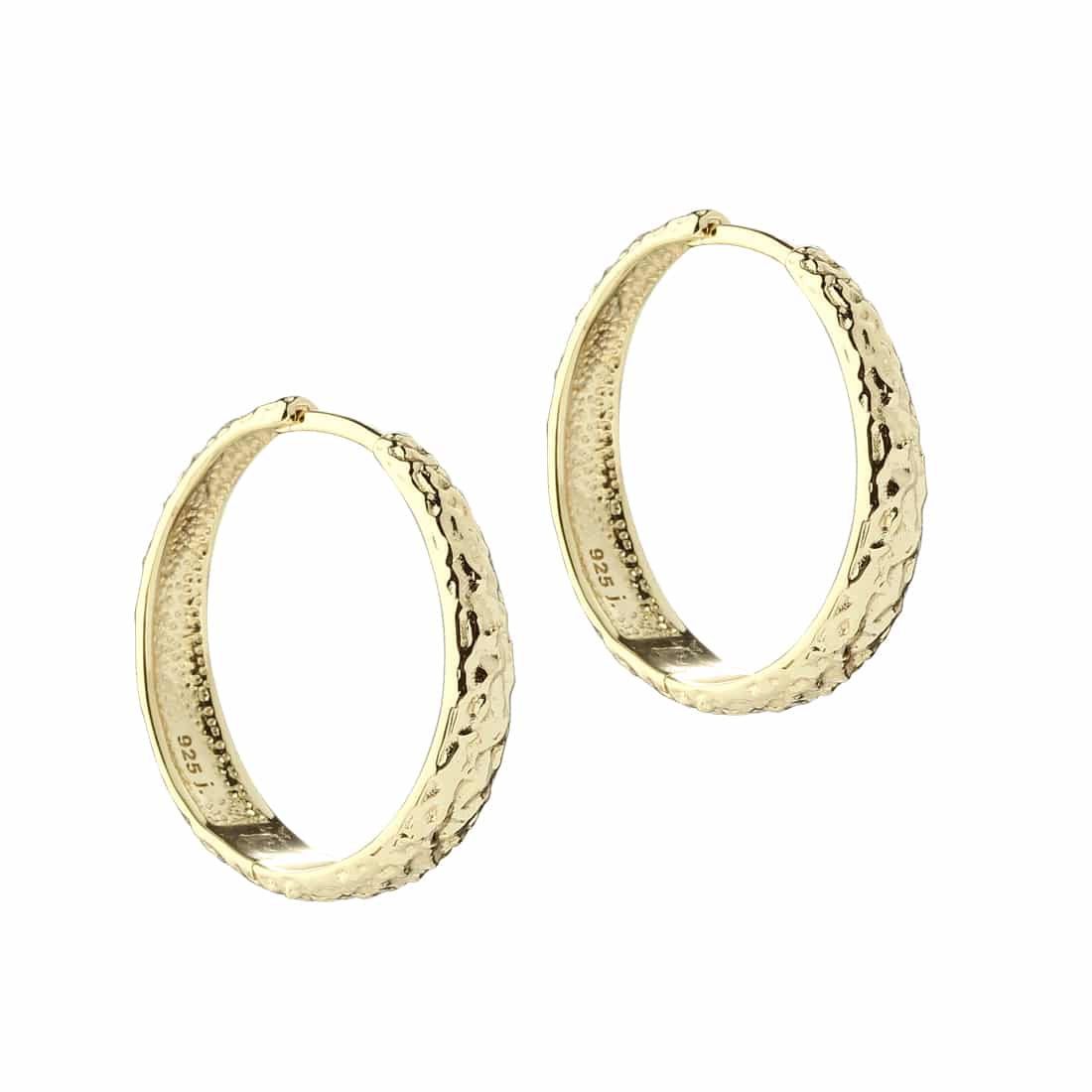 Aqua Dulce Cappa Hoop 25mm Forgyldt Sølv 6242 - banket overflade og nem click-lås. 25 mm hoops til både hverdag og fest. Køb hos Guldsmedlange.dk