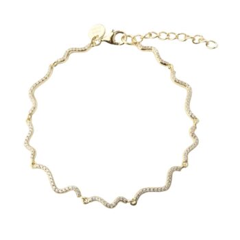 Aqua Dulce Curva Armbånd i forgyldt sølv med klare zirkoner. Et smukt dansk designarmbånd med justerbar længde 17+3 cm. Køb online i dag