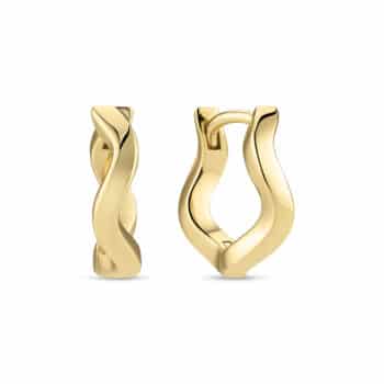 Sif Jakobs Ellera Waves Pianura Øreringe Forgyldt 15mm SJ-E3859-YG - Hoops med bølget design og click-lukning – elegante og nemme at bære.