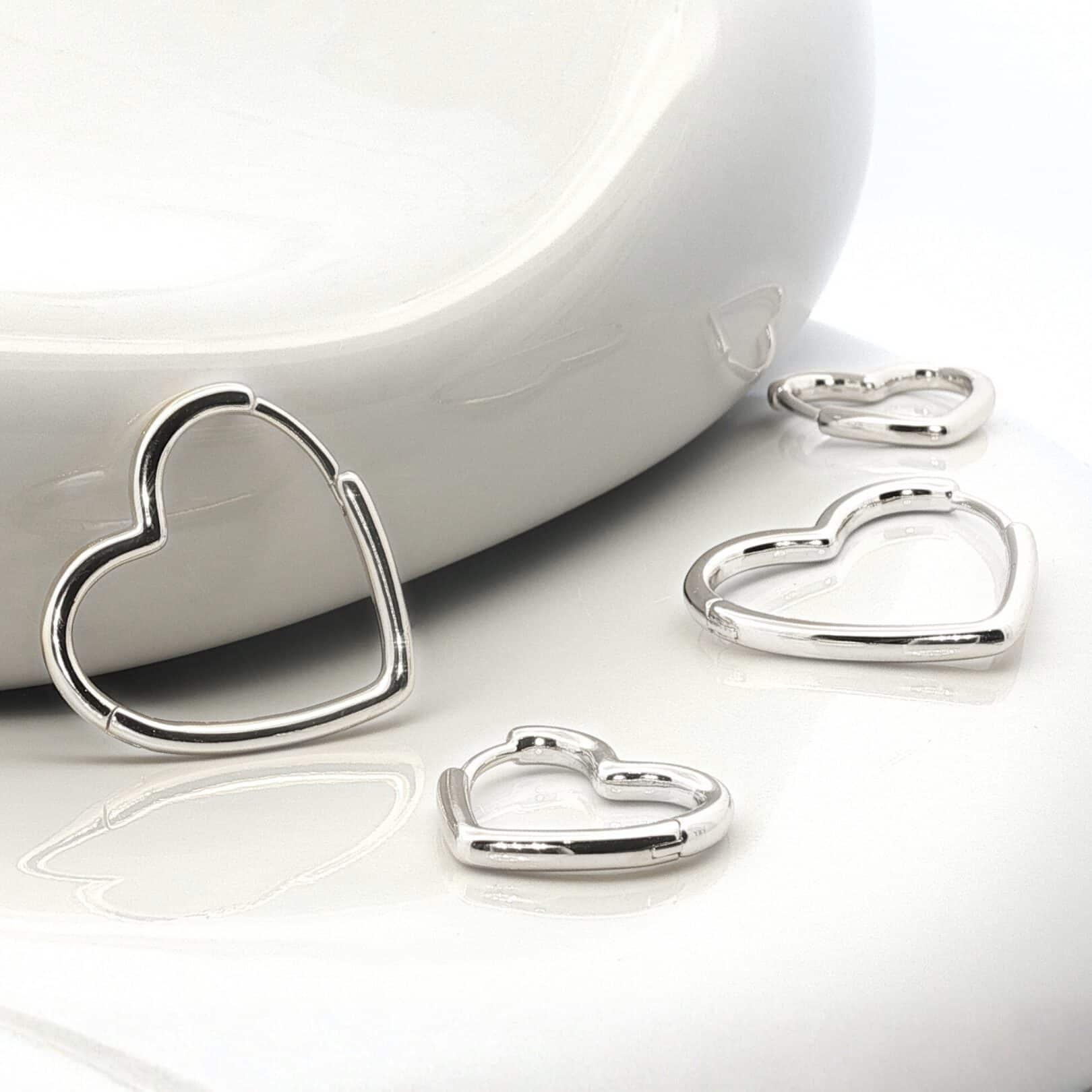 Love Me Shiny Big hjerteformede hoops i sølv