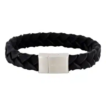 Son of Noa læderarmbånd sort 21 cm i flettet kalveskind. Klassisk armbånd til mænd med stållås. Hurtig levering hos Guldsmed Lange.