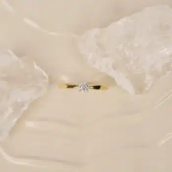 Lab Grown diamant ring i 14 kt guld fra Siersbøl Luxury med 0,25 ct