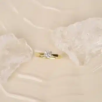 Lab Grown diamant ring i 14 kt guld fra Siersbøl Luxury med 0,50 ct